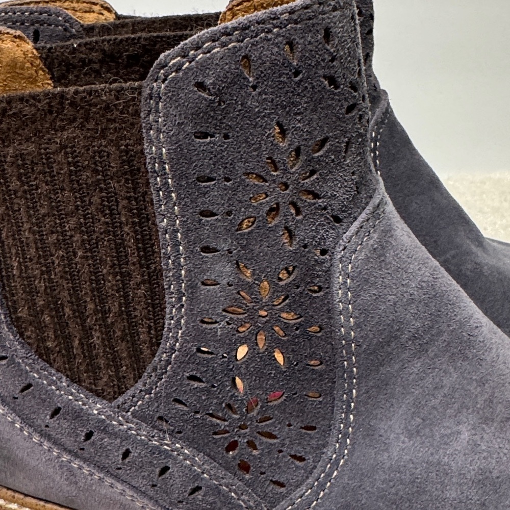 Comfortiva Raya Chelsea Booties - Picture 6 of 14